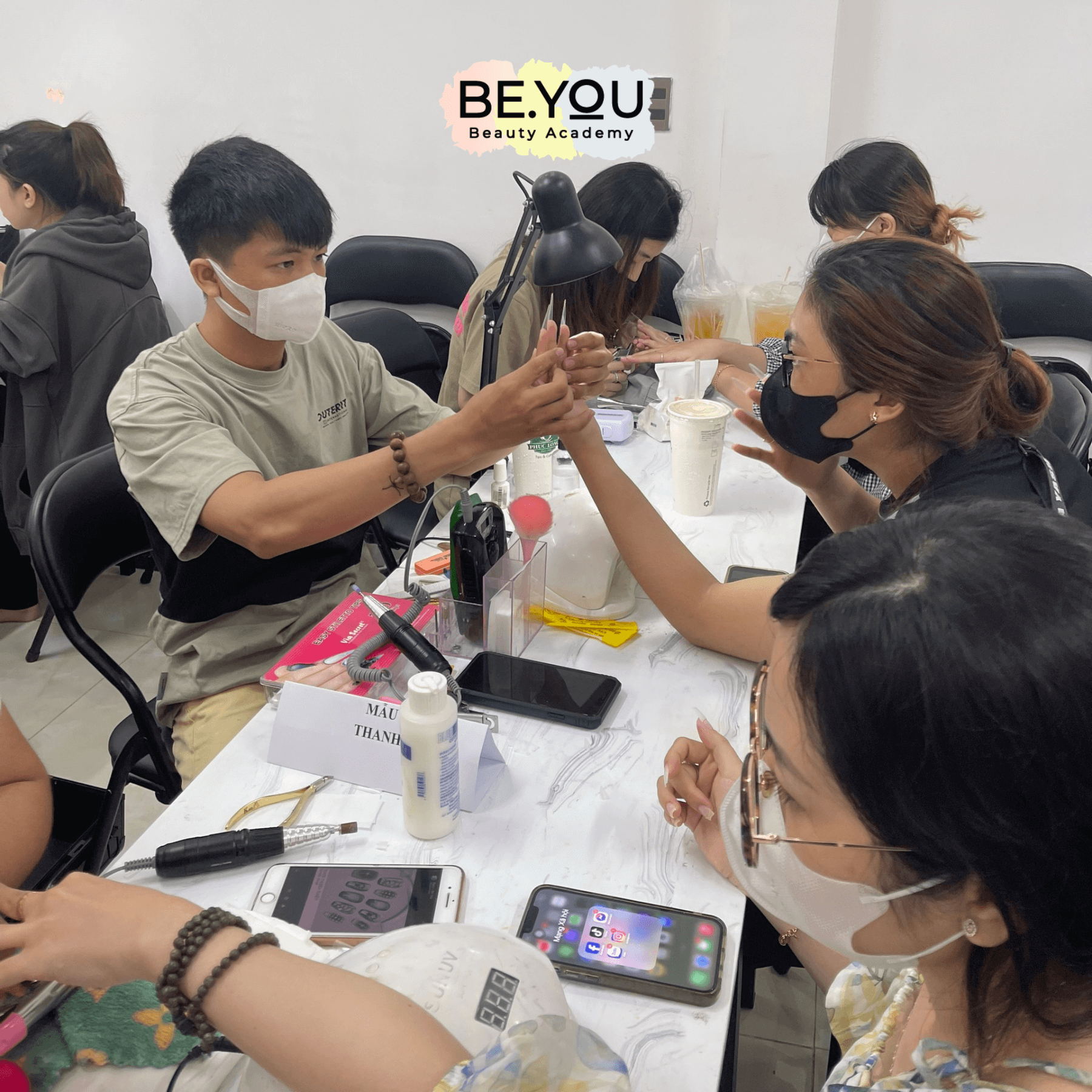 thi tín chỉ tại be you nail academy (1)