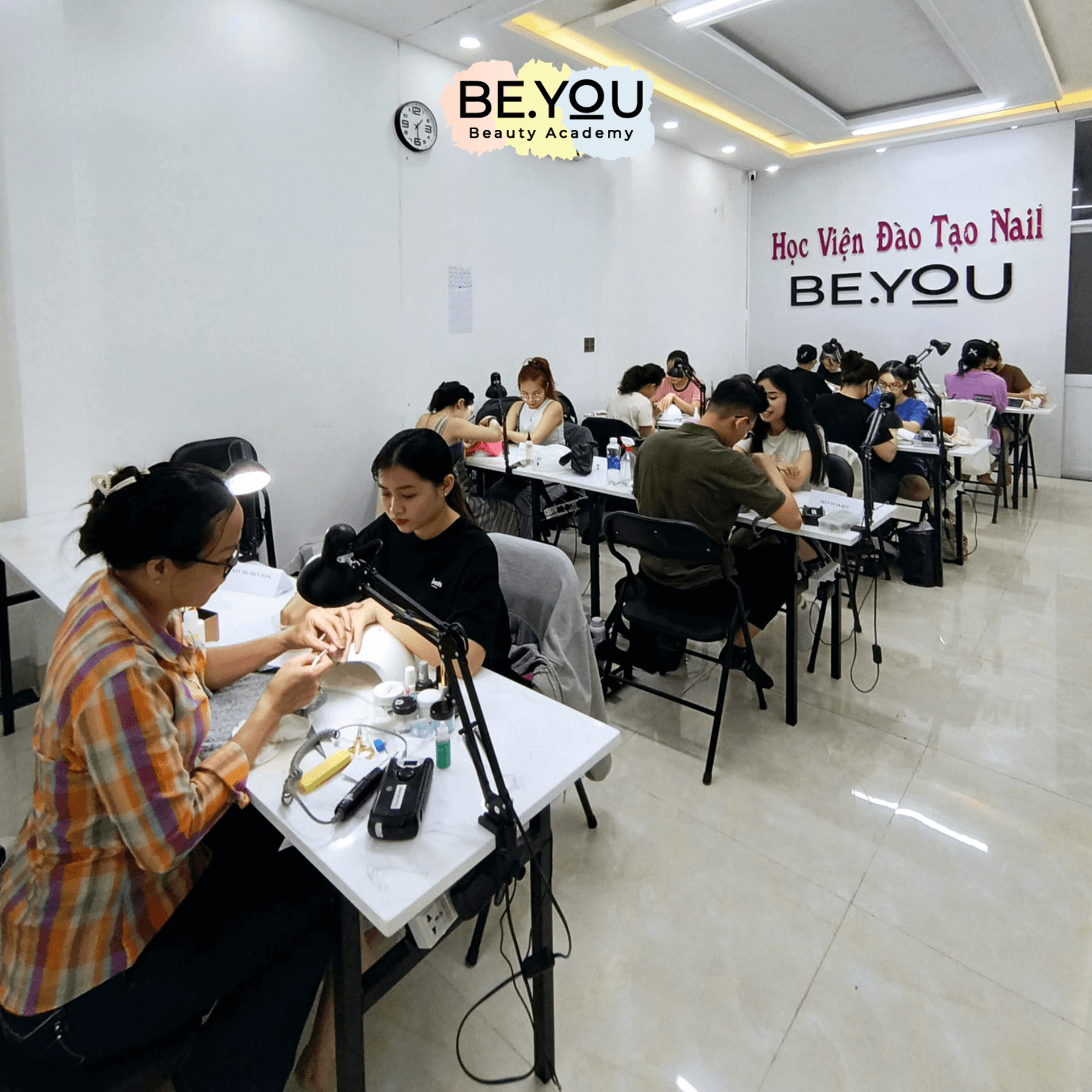 thi tín chỉ tại be you nail academy (10)